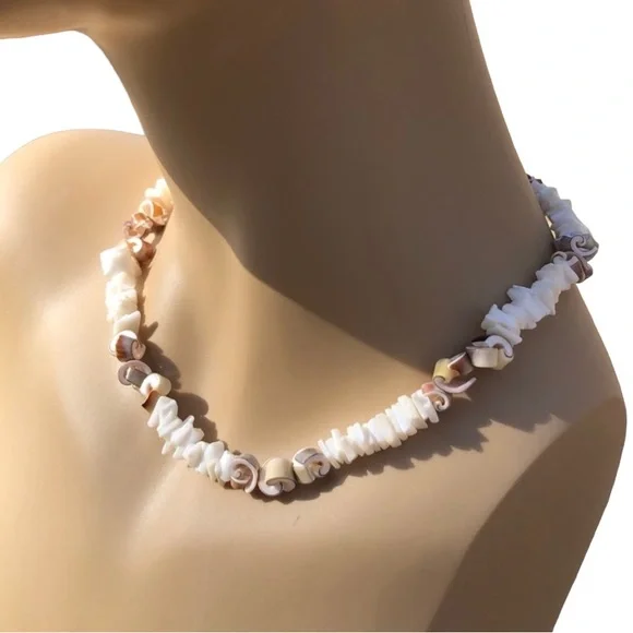 Vintage 80s Abstract Shell Necklace Choker - Picture 1 of 6